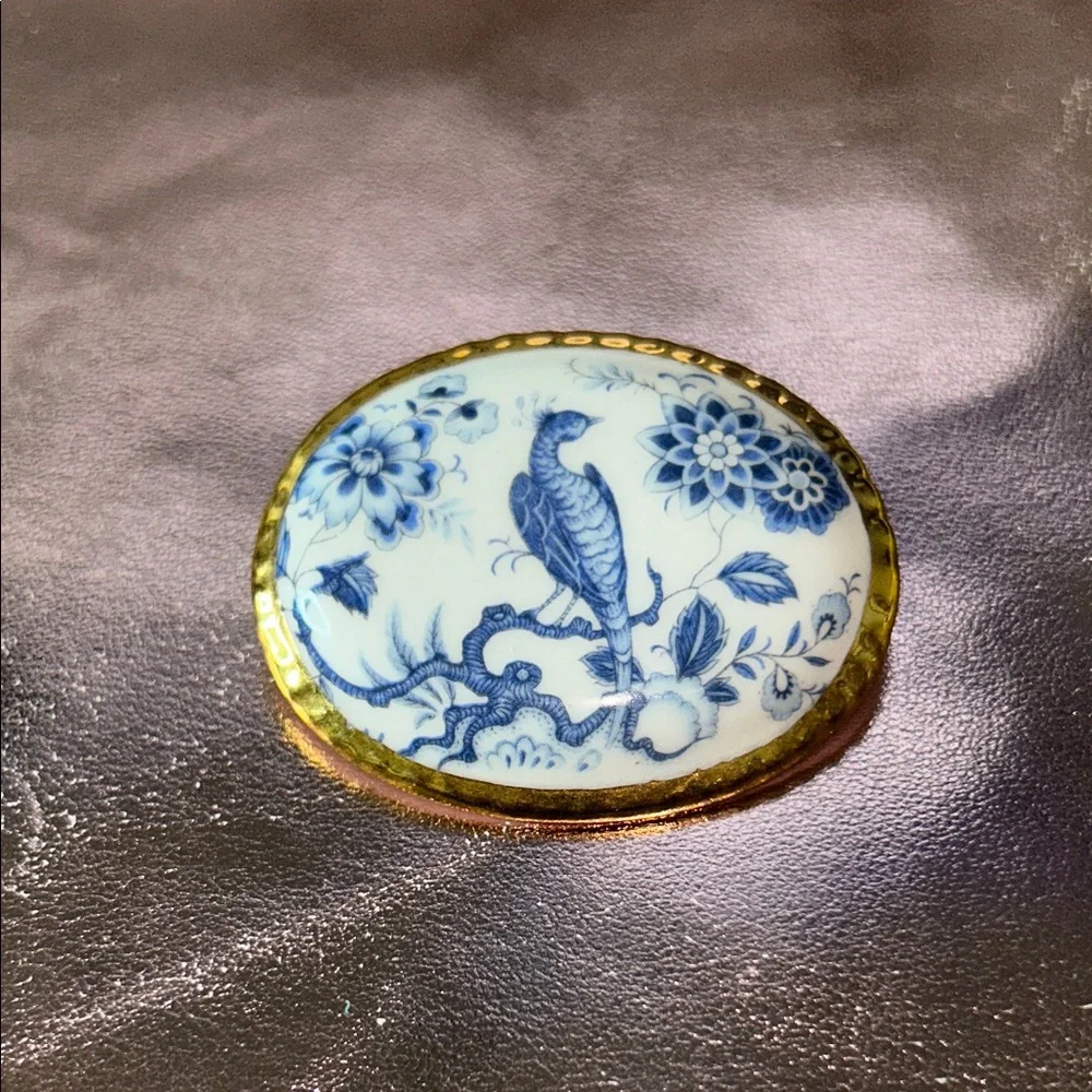 Vintage Elegant Blue and Gold Porcelain Brooch #31032